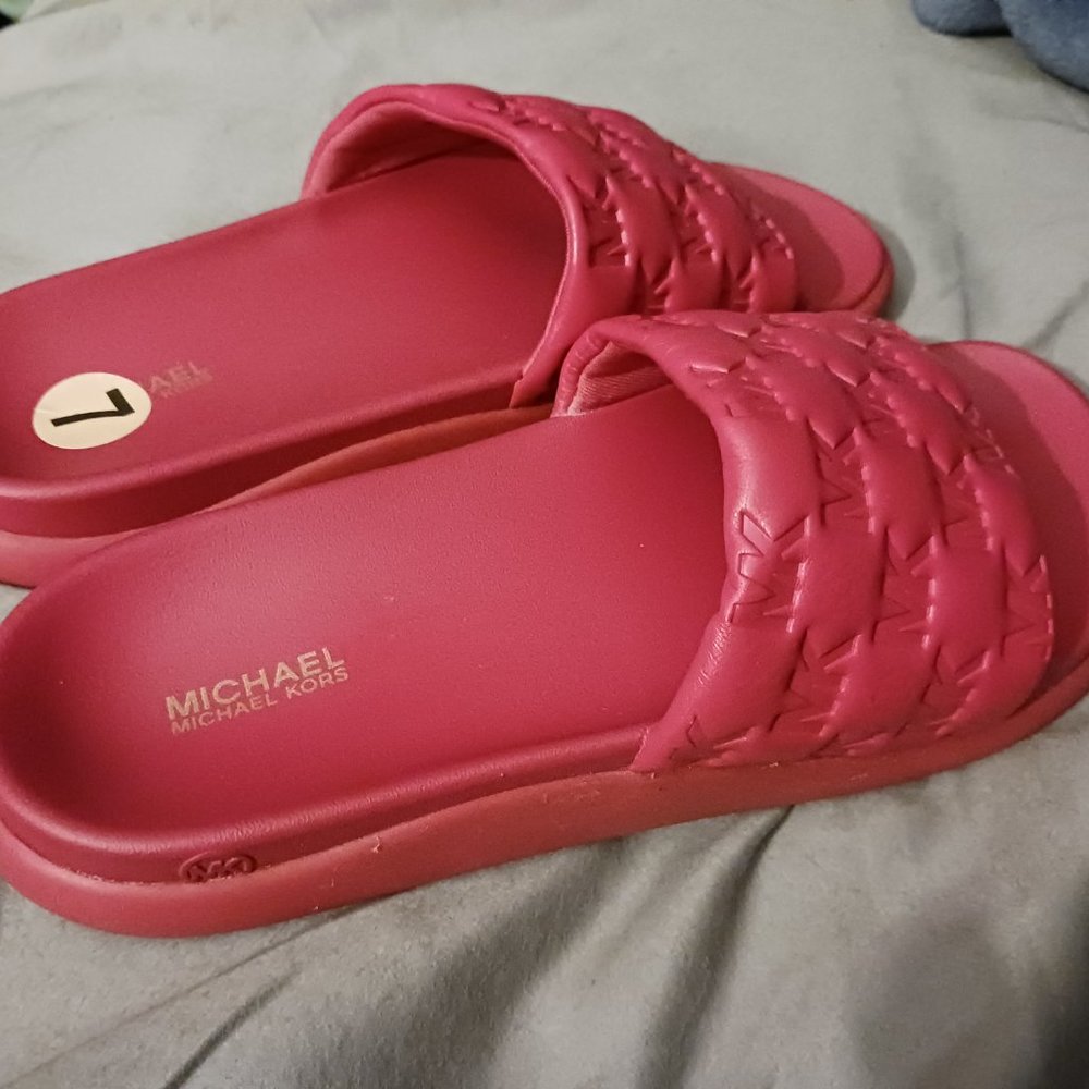 NEW!! Michael Kors Slides Sz 7 - Picture 6 of 8